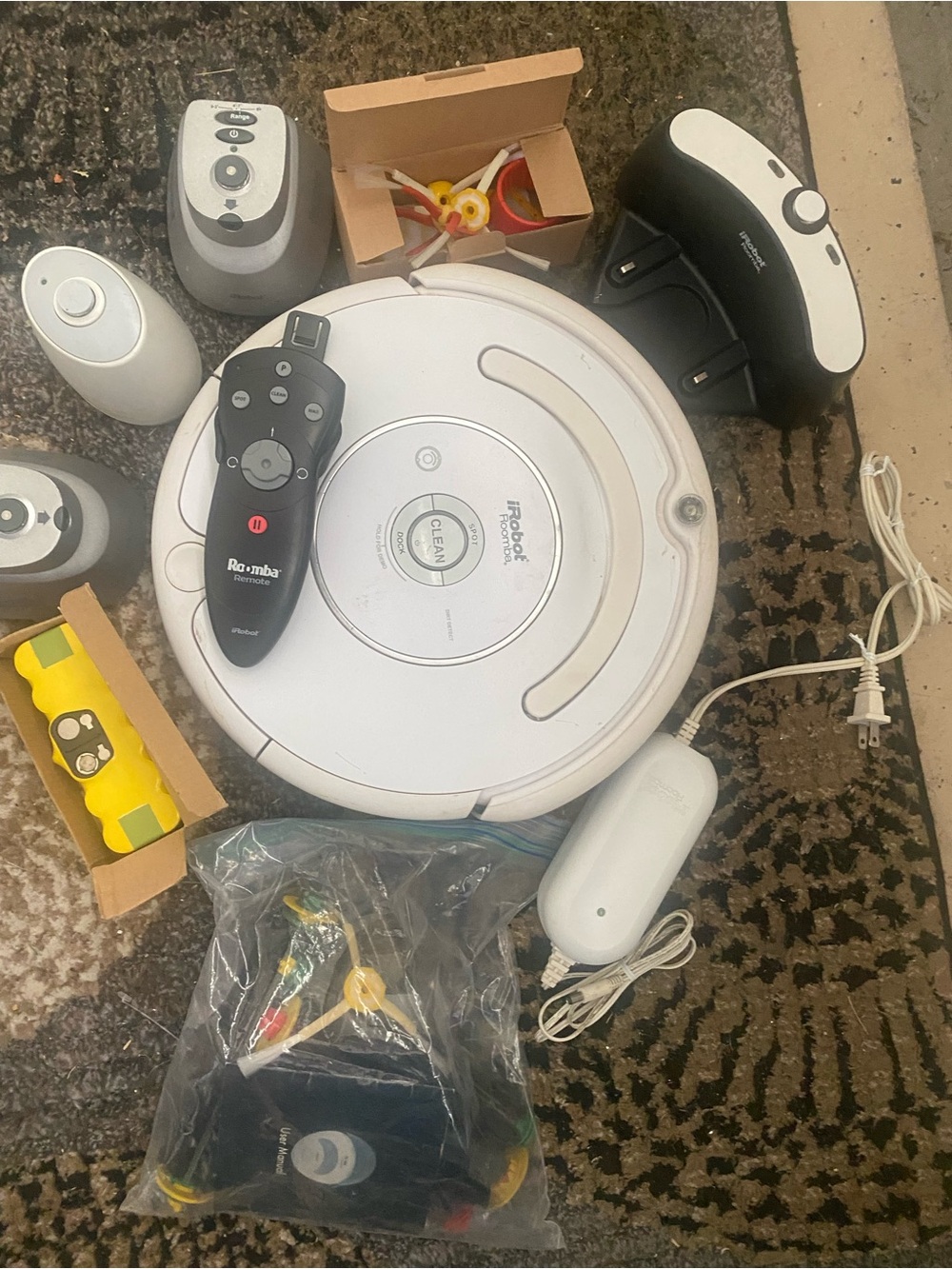 iRobot Roomba White Robot Vacuum with Remote